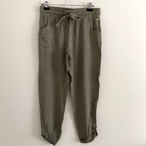 GUESS Lightweight 3/4 Length High Waisted Joggers